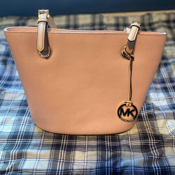 Michael Kors Handbags - Michael Kors Blush Pink Tote